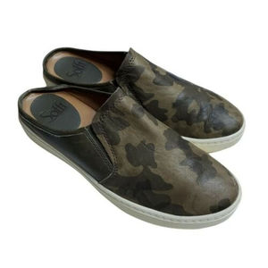 Sofft Camo Closed Toe Casual Slide Sandals, Women's Size 7.5 M